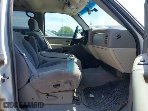 2002 Chevrolet Tahoe LT with VIN 1GNEK13Z92J275533, listed as a IAAI auction lot 42987780 with 236,329 mi miles and . Bid and sale history available at DreamBid. Image 5.