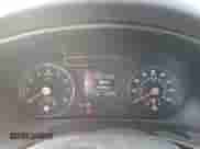 2018 Kia Sorento LX z VIN 5XYPG4A31JG425300, wystawiony jako Copart lot #82003785 z przebiegiem 131 276 mil mil oraz Czysty tytuł • Clean title. Historia ofert i sprzedaży dostępna na DreamBid. Obrazek 9.