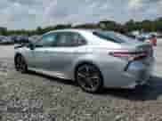 2019 Toyota Camry XSE z VIN 4T1B61HK3KU840977, wystawiony jako Copart lot #71608315 z przebiegiem 124 557 mil mil oraz Szkoda całkowita • Salvage title. Historia ofert i sprzedaży dostępna na DreamBid. Obrazek 2.