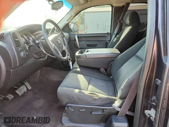 2011 Chevrolet Silverado 1500 LT with VIN 1GCRCSE01BZ123064, listed as a Copart auction lot 83940635 with 131,689 mi miles and Salvage title. Bid and sale history available at DreamBid. Image 7.