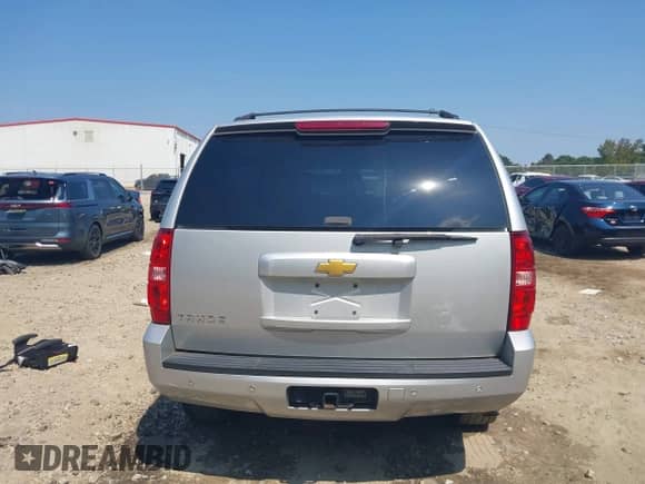 2013 Chevrolet Tahoe LT с VIN 1GNSCBE0XDR323534, выставлен на аукционе IAAI как лот 43237653 с пробегом 213 664 миль миль и . История ставок и продаж доступна на DreamBid. Изображение 17.