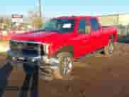 2011 Chevrolet Silverado 2500HD LTZ z VIN 1GC1KYCG6BF262384, wystawiony jako IAAI lot #43500521 z przebiegiem 83 037 mil mil oraz . Historia ofert i sprzedaży dostępna na DreamBid. Obrazek 2.