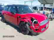 2012 MINI Hardtop z VIN WMWSU3C52CT541816, wystawiony jako IAAI lot #43513419 z przebiegiem 55 436 mil mil oraz . Historia ofert i sprzedaży dostępna na DreamBid. Obrazek 1.