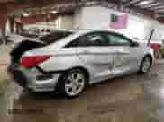 2013 Hyundai Sonata SE с VIN 5NPEC4AC3DH514950, выставлен на аукционе Copart как лот 50022185 с пробегом 150 179 миль миль и Чистый • Clean title. История ставок и продаж доступна на DreamBid. Изображение 3.