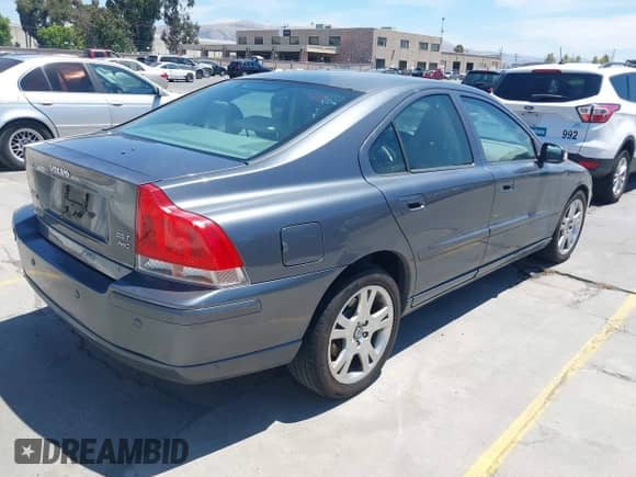 2007 Volvo S60 2.5L Turbo с VIN YV1RH592772606230, выставлен на аукционе IAAI как лот 42850053 с пробегом 166 054 миль миль и . История ставок и продаж доступна на DreamBid. Изображение 4.