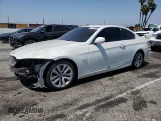 2012 BMW 3 Series 328i с VIN WBAKE5C50CJ106099, выставлен на аукционе Copart как лот 62599395 с пробегом 169 135 миль миль и Списание • Salvage title. История ставок и продаж доступна на DreamBid. Изображение 1.