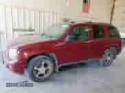 2008 Chevrolet TrailBlazer 2LT z VIN 1GNDS13SX82189617, wystawiony jako Copart lot #67126175 z przebiegiem 143 648 mil mil oraz Szkoda całkowita • Salvage title. Historia ofert i sprzedaży dostępna na DreamBid. Obrazek 1.