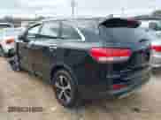 2017 Kia Sorento EX z VIN 5XYPH4A13HG278046, wystawiony jako IAAI lot #41542435 z przebiegiem 92 137 mil mil oraz . Historia ofert i sprzedaży dostępna na DreamBid. Obrazek 3.