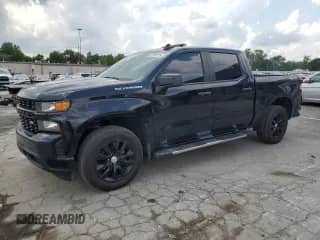 2020 Chevrolet Silverado 1500 Custom z VIN 1GCPYBEK0LZ257852, wystawiony jako Copart lot #67299725 z przebiegiem 96 973 mil mil oraz Szkoda całkowita • Salvage title. Historia ofert i sprzedaży dostępna na DreamBid. Obrazek 1.