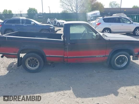 1993 Chevrolet S-10 X96 with VIN 1GCCS14Z2P8164321, listed as a IAAI auction lot 42102617 with 125,979 mi miles and . Bid and sale history available at DreamBid. Image 13.