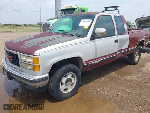 1994 GMC Sierra 1500 с VIN 2GTEK19K3R1536999, выставлен на аукционе IAAI как лот 42365255 с пробегом 286 927 миль миль и . История ставок и продаж доступна на DreamBid. Изображение 18.