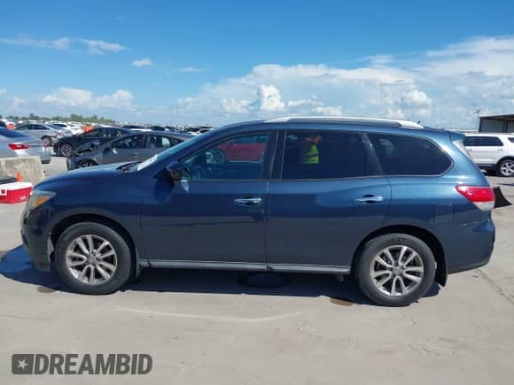 2014 Nissan Pathfinder SV with VIN 5N1AR2MN3EC734824, listed as a IAAI auction lot 42592547 with 94,529 mi miles and . Bid and sale history available at DreamBid. Image 14.