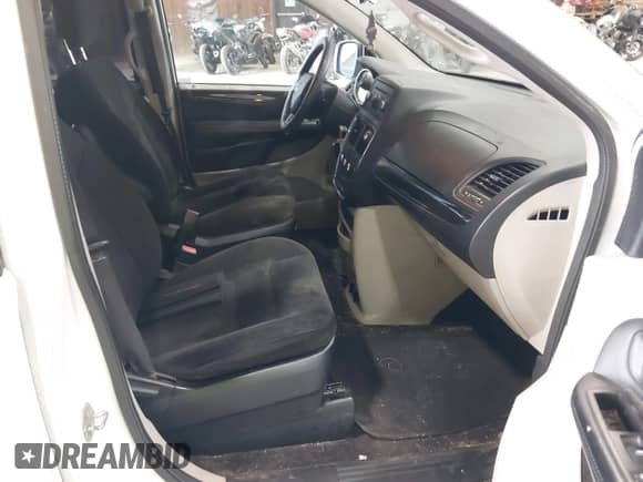 2015 Dodge Grand Caravan SE с VIN 2C4RDGBG0FR511883, выставлен на аукционе IAAI как лот 42744000 с пробегом 175 341 миль миль и . История ставок и продаж доступна на DreamBid. Изображение 5.