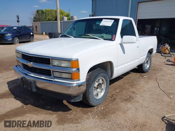 1995 Chevrolet Silverado 1500 z VIN 1GCEC14Z8SZ217712, wystawiony jako IAAI lot #42459235 z przebiegiem 172 963 mil mil oraz . Historia ofert i sprzedaży dostępna na DreamBid. Obrazek 17.
