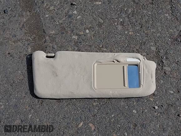 2018 Toyota Prius Plus z VIN JTDKARFP5J3077090, wystawiony jako IAAI lot #42888175 z przebiegiem 192 157 mil mil oraz . Historia ofert i sprzedaży dostępna na DreamBid. Obrazek 19.