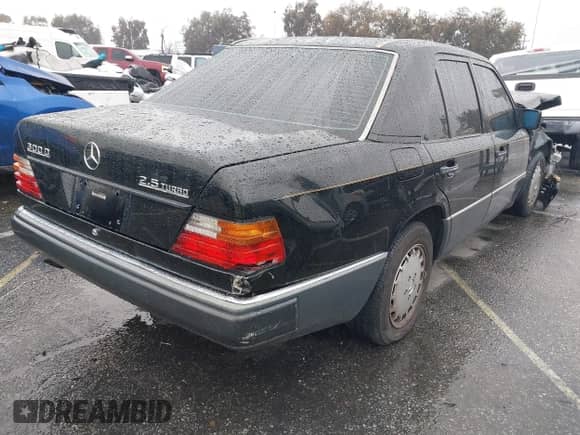 1993 Mercedes-Benz 300 с VIN WDBEB28E3PB996564, выставлен на аукционе IAAI как лот 41807504 с пробегом 132 180 миль миль и . История ставок и продаж доступна на DreamBid. Изображение 4.