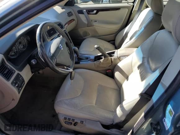 2005 Volvo S60 с VIN YV1RH592052442462, выставлен на аукционе Copart как лот 50829495 с пробегом 143 983 миль миль и Списание • Salvage title. История ставок и продаж доступна на DreamBid. Изображение 7.