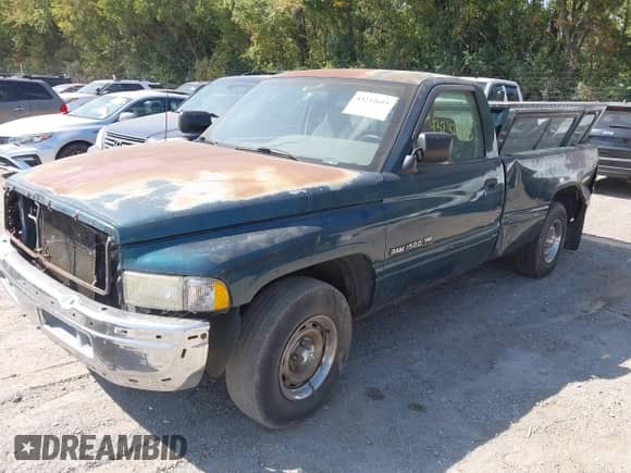 1994 Dodge 1500 z VIN 1B7HC16Y2RS544613, wystawiony jako IAAI lot #43242615 z przebiegiem 194 818 mil mil oraz . Historia ofert i sprzedaży dostępna na DreamBid. Obrazek 2.