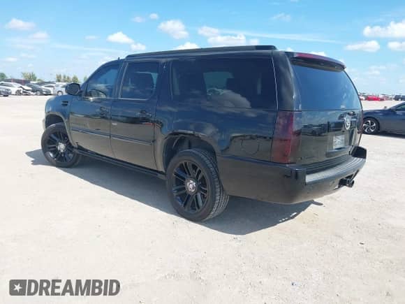 2012 Cadillac Escalade ESV Platinum Edition с VIN 1GYS4KEF0CR135673, выставлен на аукционе IAAI как лот 43285704 с пробегом 196 815 миль миль и . История ставок и продаж доступна на DreamBid. Изображение 3.