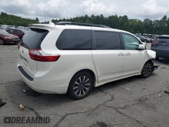2018 Toyota Sienna XLE with VIN 5TDDZ3DC2JS192436, listed as a Copart auction lot 62954895 with Not provided miles and Non repairable. Bid and sale history available at DreamBid. Image 3.