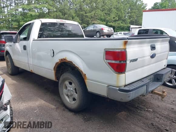 2010 Ford F-150 XL with VIN 1FTNF1CV7AKE05392, listed as a IAAI auction lot 42422998 with 147,274 mi miles and . Bid and sale history available at DreamBid. Image 3.