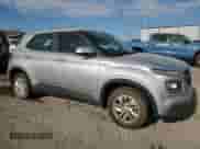 2022 Hyundai Venue SE z VIN KMHRB8A35NU147144, wystawiony jako Copart lot #70061175 z przebiegiem 13 735 mil mil oraz Szkoda całkowita • Salvage title. Historia ofert i sprzedaży dostępna na DreamBid. Obrazek 4.