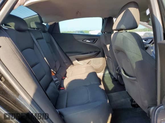 2016 Chevrolet Malibu LT с VIN 1G1ZE5ST7GF300518, выставлен на аукционе Copart как лот 71023935 с пробегом 142 861 миль миль и Списание • Salvage title. История ставок и продаж доступна на DreamBid. Изображение 10.