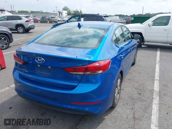 2018 Hyundai Elantra Value Edition z VIN 5NPD84LF0JH381015, wystawiony jako IAAI lot #42988807 z przebiegiem 107 254 mil mil oraz . Historia ofert i sprzedaży dostępna na DreamBid. Obrazek 4.