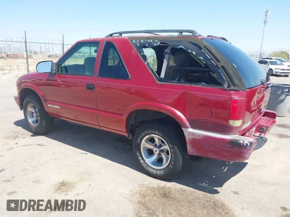 2002 Chevrolet Blazer LS с VIN 1GNCS18W92K177862, выставлен на аукционе IAAI как лот 42587989 с пробегом 207 236 миль миль и . История ставок и продаж доступна на DreamBid. Изображение 3.