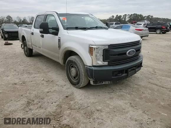 2018 Ford F-250 XL with VIN 1FT7W2A63JEB31682, listed as a Copart auction lot 88759375 with 124,965 mi miles and Salvage title. Bid and sale history available at DreamBid. Image 11.