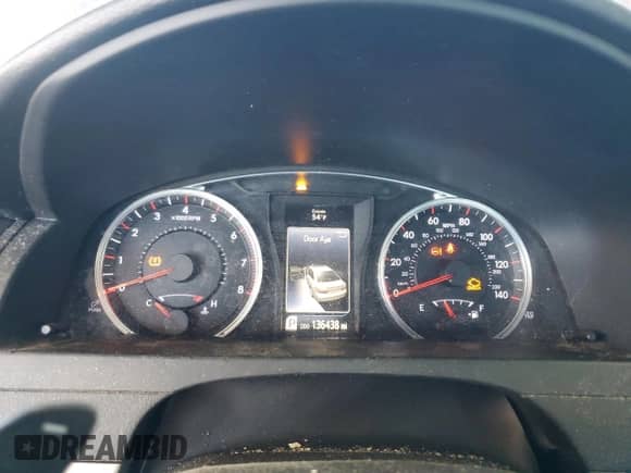 2017 Toyota Camry XLE z VIN 4T1BF1FK0HU720131, wystawiony jako Copart lot #82687105 z przebiegiem 136 438 mil mil oraz Czysty tytuł • Clean title. Historia ofert i sprzedaży dostępna na DreamBid. Obrazek 9.