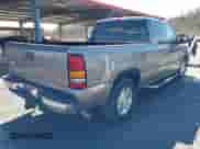 2006 GMC Sierra 1500 SLE1 z VIN 2GTEC19V061268867, wystawiony jako IAAI lot #41557887 z przebiegiem 190 359 mil mil oraz . Historia ofert i sprzedaży dostępna na DreamBid. Obrazek 4.