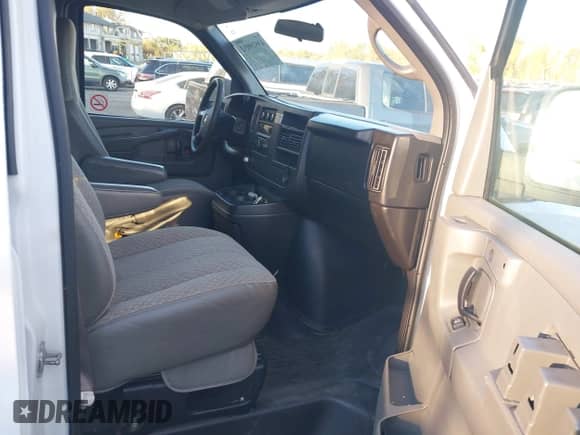 2008 Chevrolet City Express Cargo с VIN 1GCFH154981229481, выставлен на аукционе IAAI как лот 43519932 с пробегом 268 348 миль миль и . История ставок и продаж доступна на DreamBid. Изображение 5.