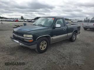 2001 Chevrolet Silverado 1500 LS z VIN 1GCEC14V51Z247231, wystawiony jako Copart lot #82461945 z przebiegiem 340 099 mil mil oraz Szkoda całkowita • Salvage title. Historia ofert i sprzedaży dostępna na DreamBid. Obrazek 1.
