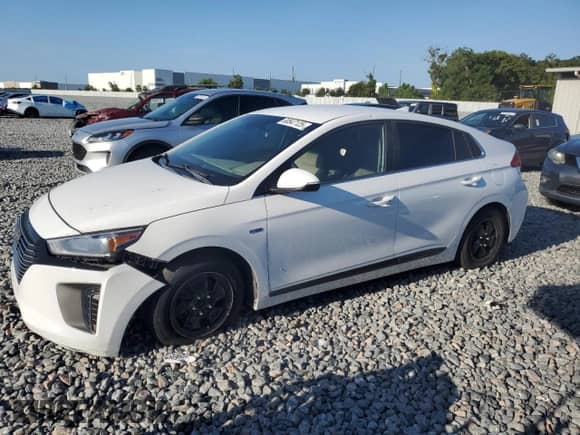 2019 Hyundai Ioniq SEL с VIN KMHC75LCXKU105793, выставлен на аукционе Copart как лот 80547125 с пробегом 169 078 миль миль и Чистый • Clean title. История ставок и продаж доступна на DreamBid. Изображение 1.