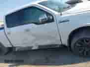 2018 Ford F-150 XL z VIN 1FTFW1EG0JKC58870, wystawiony jako IAAI lot #43209369 z przebiegiem 122 374 mil mil oraz . Historia ofert i sprzedaży dostępna na DreamBid. Obrazek 6.