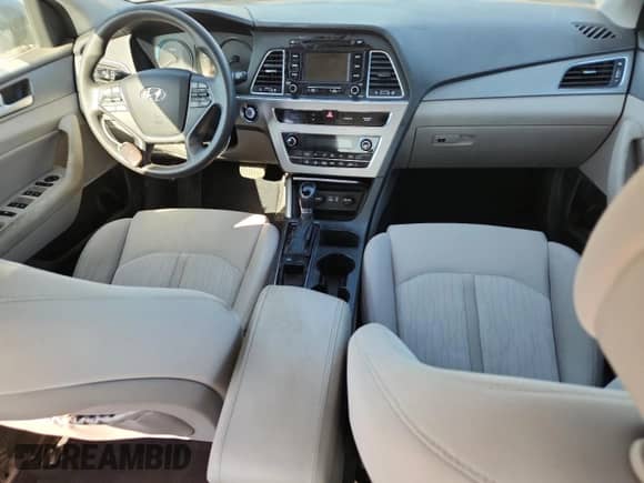 2016 Hyundai Sonata SE с VIN KMHE24L15GA036763, выставлен на аукционе Copart как лот 82655815 с пробегом 224 734 миль миль и Чистый • Clean title. История ставок и продаж доступна на DreamBid. Изображение 8.