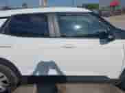 2022 Chevrolet TrailBlazer LS z VIN KL79MMS24NB139784, wystawiony jako IAAI lot #42617432 z przebiegiem 29 060 mil mil oraz . Historia ofert i sprzedaży dostępna na DreamBid. Obrazek 13.