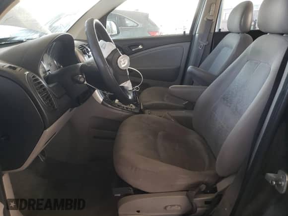 2006 Saturn VUE z VIN 5GZCZ33D56S804406, wystawiony jako Copart lot #56927065 z przebiegiem 241 852 mil mil oraz Szkoda całkowita • Salvage title. Historia ofert i sprzedaży dostępna na DreamBid. Obrazek 7.