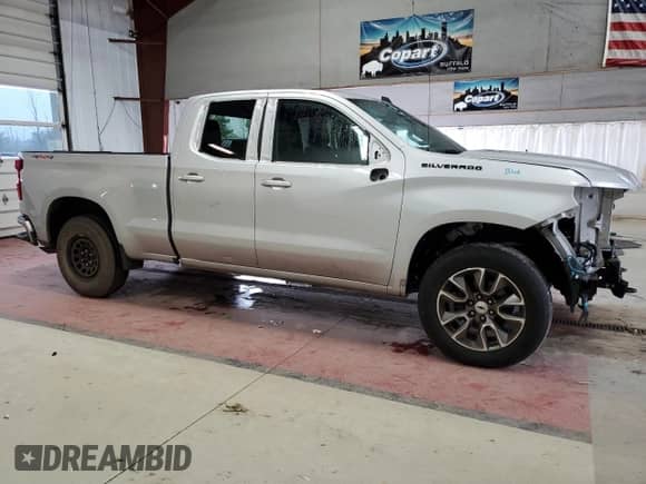 2020 Chevrolet Silverado 1500 RST z VIN 1GCRYEEK1LZ257675, wystawiony jako Copart lot #66754924 z przebiegiem 114 282 mil mil oraz Szkoda całkowita • Salvage title. Historia ofert i sprzedaży dostępna na DreamBid. Obrazek 4.