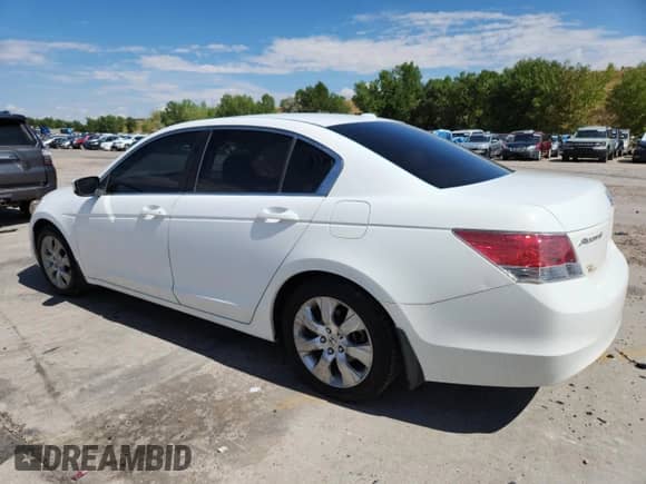 2008 Honda Accord EX-L с VIN JHMCP26818C032319, выставлен на аукционе Copart как лот 70415795 с пробегом 127 475 миль миль и Списание • Salvage title. История ставок и продаж доступна на DreamBid. Изображение 2.