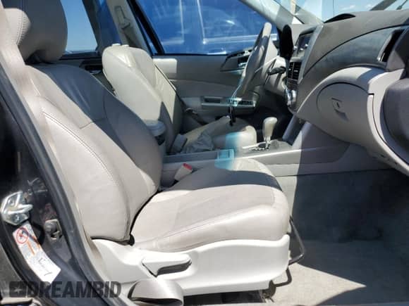 2009 Subaru Forester X Limited z VIN JF2SH64669H747525, wystawiony jako Copart lot #57500115 z przebiegiem Nie podano mil oraz Czysty tytuł • Clean title. Historia ofert i sprzedaży dostępna na DreamBid. Obrazek 7.