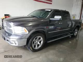 2016 Ram 1500 Laramie z VIN 1C6RR7VM1GS254467, wystawiony jako Copart lot #72027735 z przebiegiem 226 665 mil mil oraz Czysty tytuł • Clean title. Historia ofert i sprzedaży dostępna na DreamBid. Obrazek 1.