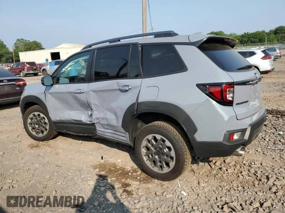 2025 Honda Passport TrailSport with VIN 5FNYF8H6XSB005686, listed as a Copart auction lot 67191165 with 8,768 mi miles and Salvage title. Bid and sale history available at DreamBid. Image 2.