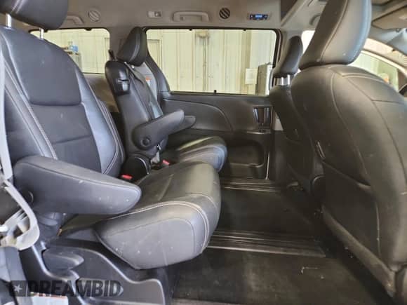 2018 Toyota Sienna SE Premium with VIN 5TDXZ3DCXJS941819, listed as a Copart auction lot 89562175 with 169,841 mi miles and Non repairable. Bid and sale history available at DreamBid. Image 11.