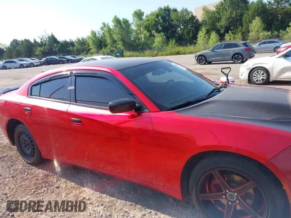 2020 Dodge Charger SXT z VIN 2C3CDXBG3LH102062, wystawiony jako IAAI lot #42881758 z przebiegiem 101 984 mil mil oraz . Historia ofert i sprzedaży dostępna na DreamBid. Obrazek 13.