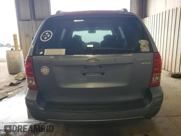 2008 Hyundai Entourage GLS z VIN KNDMC233486054453, wystawiony jako Copart lot #64286305 z przebiegiem 159 649 mil mil oraz Szkoda całkowita • Salvage title. Historia ofert i sprzedaży dostępna na DreamBid. Obrazek 6.