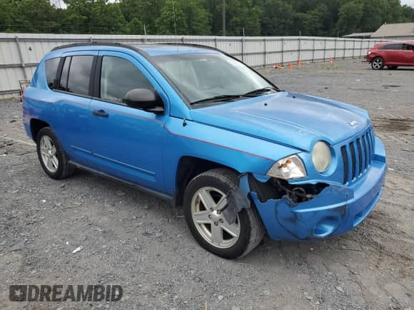 2008 Jeep Compass Sport с VIN 1J8FT470X8D729747, выставлен на аукционе Copart как лот 67295745 с пробегом 213 243 миль миль и Списание • Salvage title. История ставок и продаж доступна на DreamBid. Изображение 4.