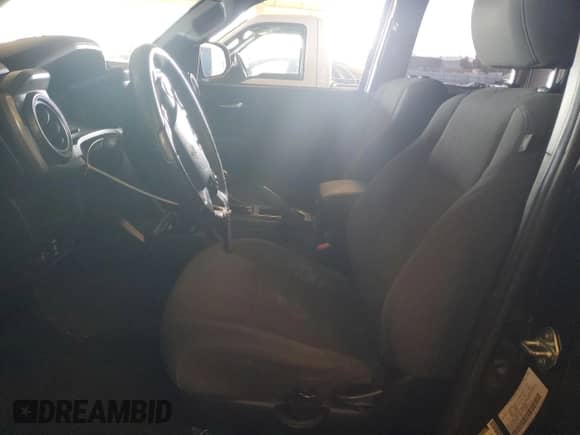 2016 Toyota Tacoma SR5 with VIN 3TMAZ5CN4GM003232, listed as a Copart auction lot 82364945 with 142,997 mi miles and Salvage title. Bid and sale history available at DreamBid. Image 7.