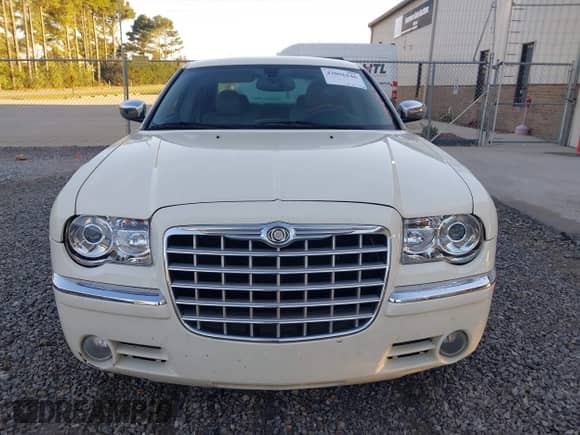 2006 Chrysler 300 C with VIN 2C3KA63H96H418687, listed as a IAAI auction lot 43096546 with 250,727 mi miles and . Bid and sale history available at DreamBid. Image 6.